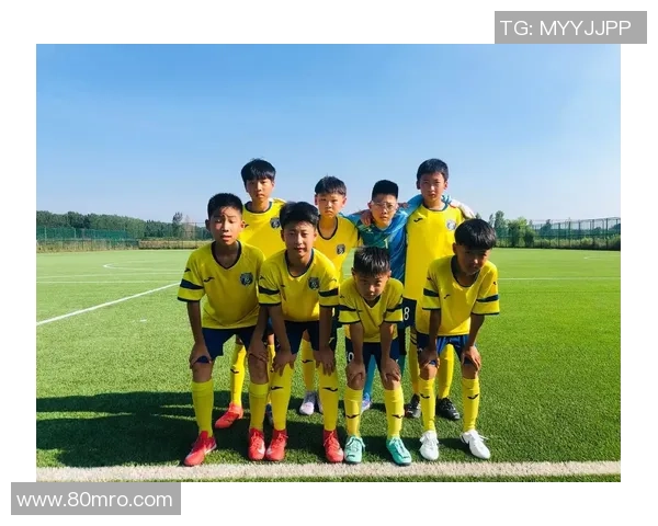 全套足球服助你在绿茵场上尽显风采，打造属于你的足球梦想之旅