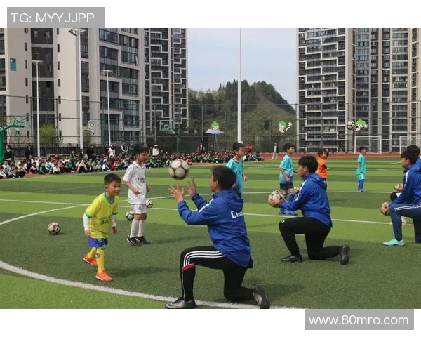 崔娃足球：探索青少年足球发展的新模式与未来潜力